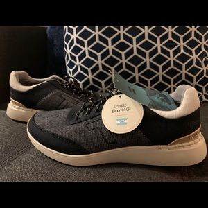 Brand new with tags Tom’s Women’s Sneakers